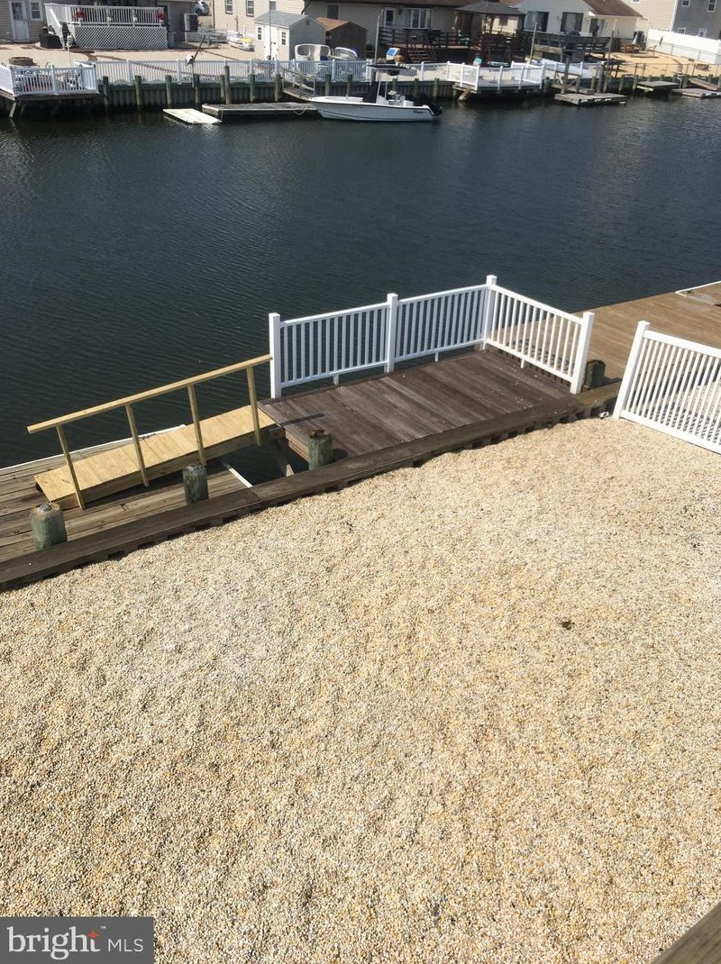 120 E Hudson Dr, Tuckerton, NJ 08087