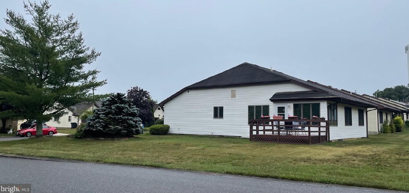 16 Elm Rd, Stafford Township, NJ 08050