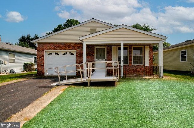 4 Wedgeport Dr, Toms River, NJ 08757-6414