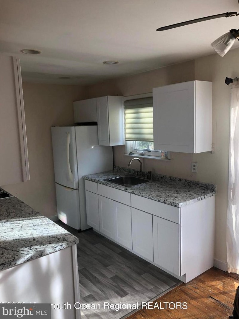 1215 Hancock Rd, Toms River, NJ 08753-3925
