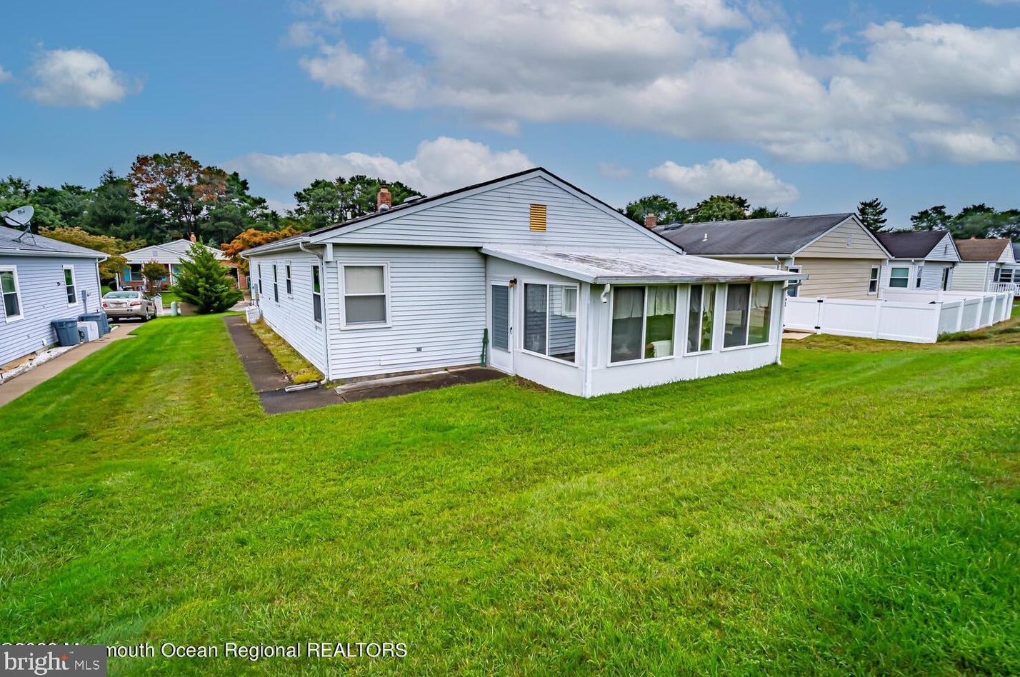 8 Madras Ct, Toms River, NJ 08757-6412
