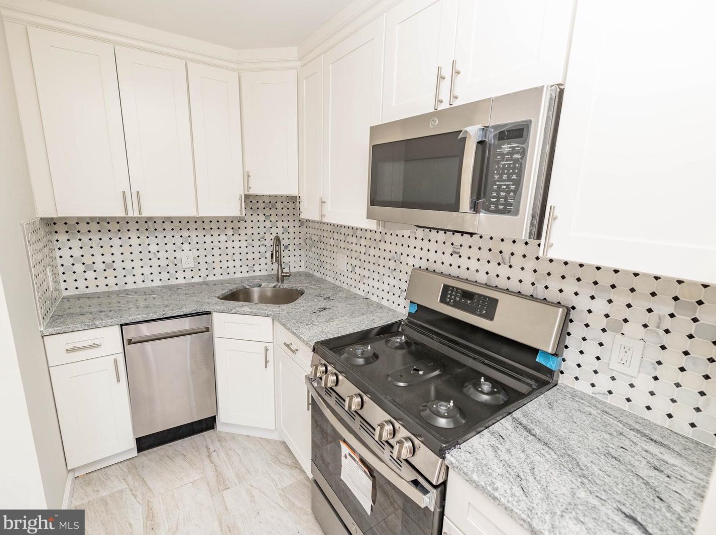 241 Twin Lakes Blvd, Tuckerton, NJ 08087-1737