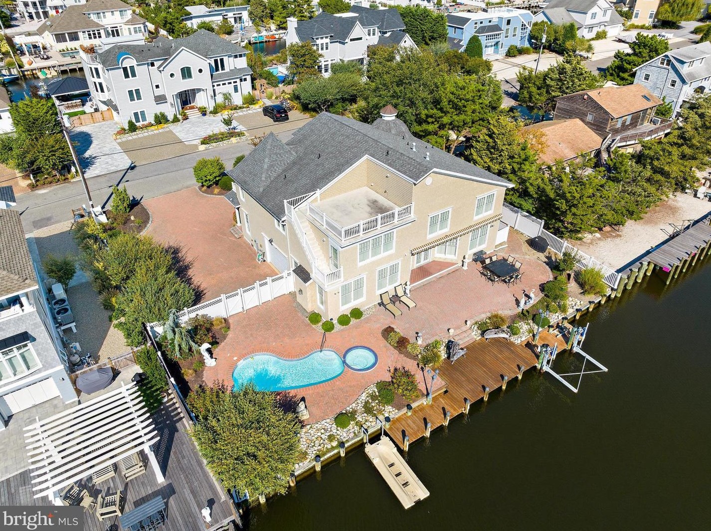 225 Oceana Dr, Long Beach Township, NJ 08008