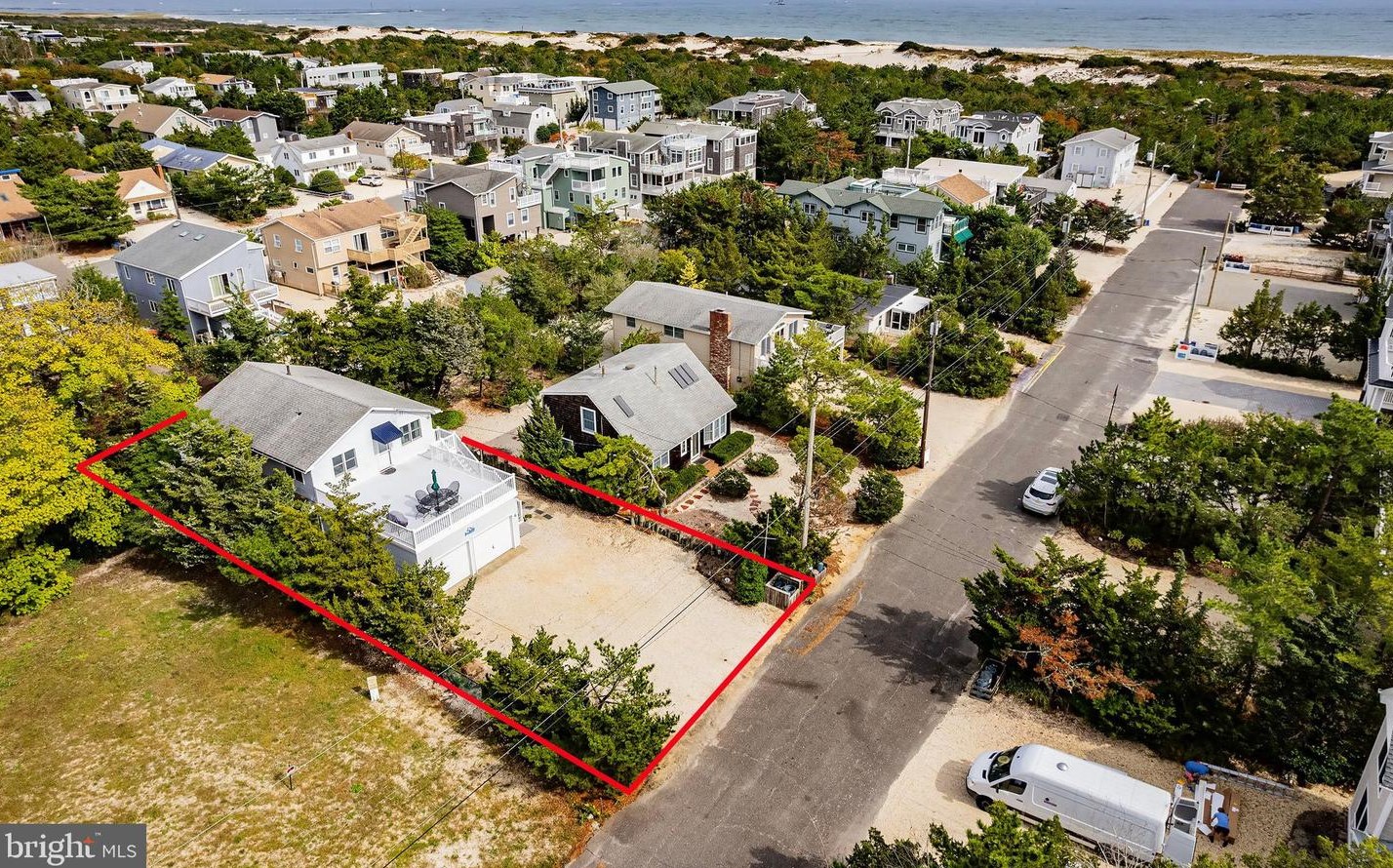 4 E 16th St, Barnegat Light, NJ 08006