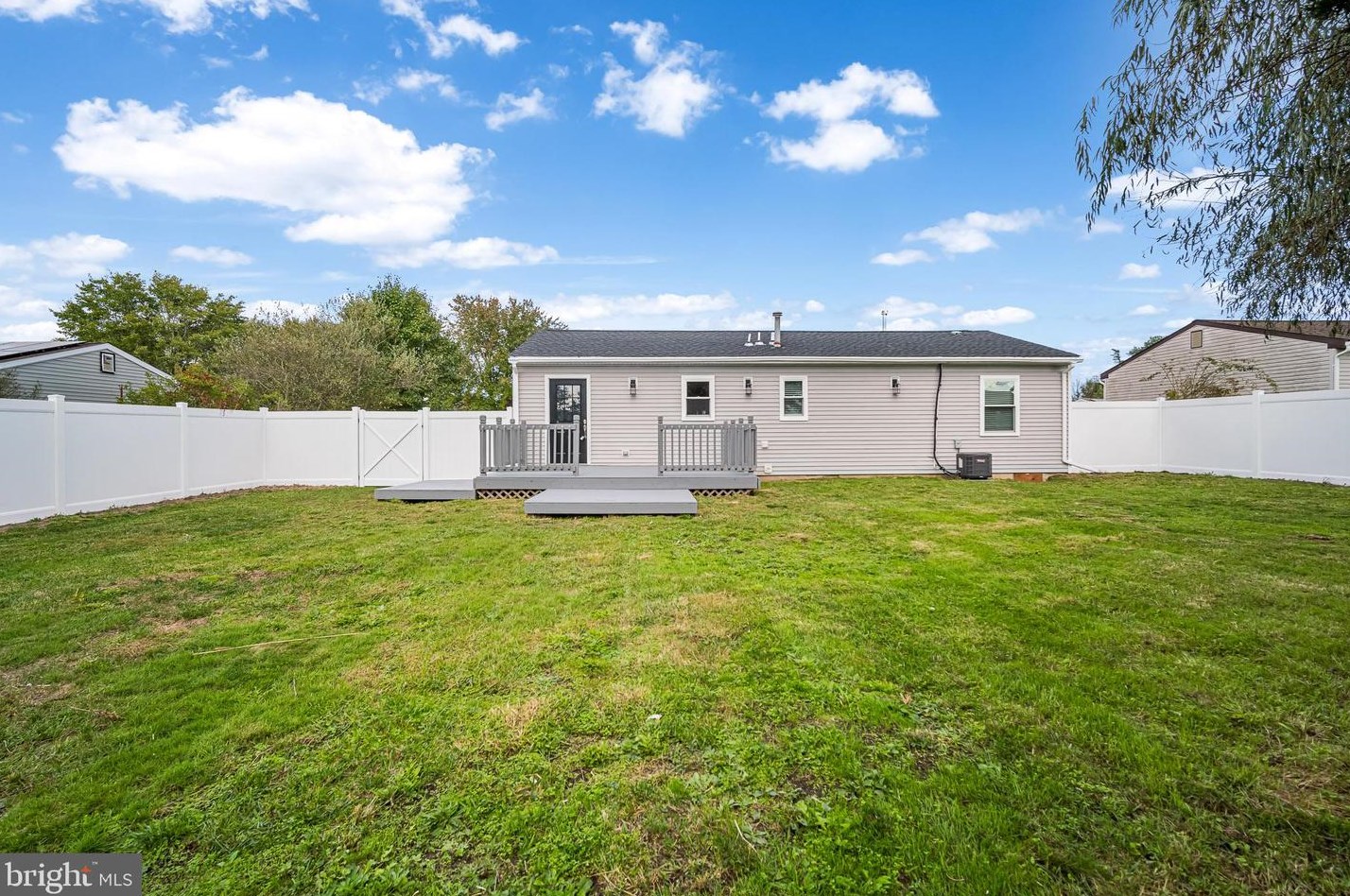 427 National Union Blvd, Tuckerton NJ  08087-1277 exterior