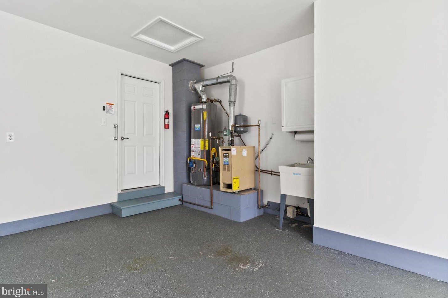 14 Olstins Ct, Toms River NJ 08757-6243 exterior