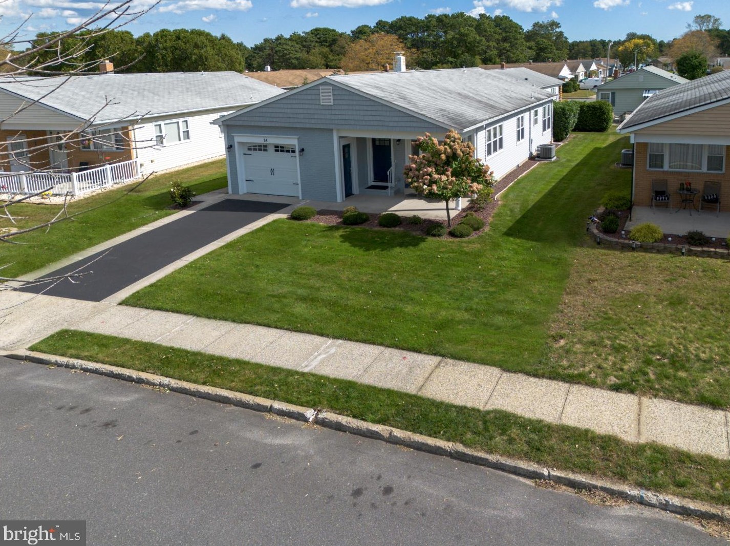 14 Olstins Ct, Toms River NJ 08757-6243 exterior