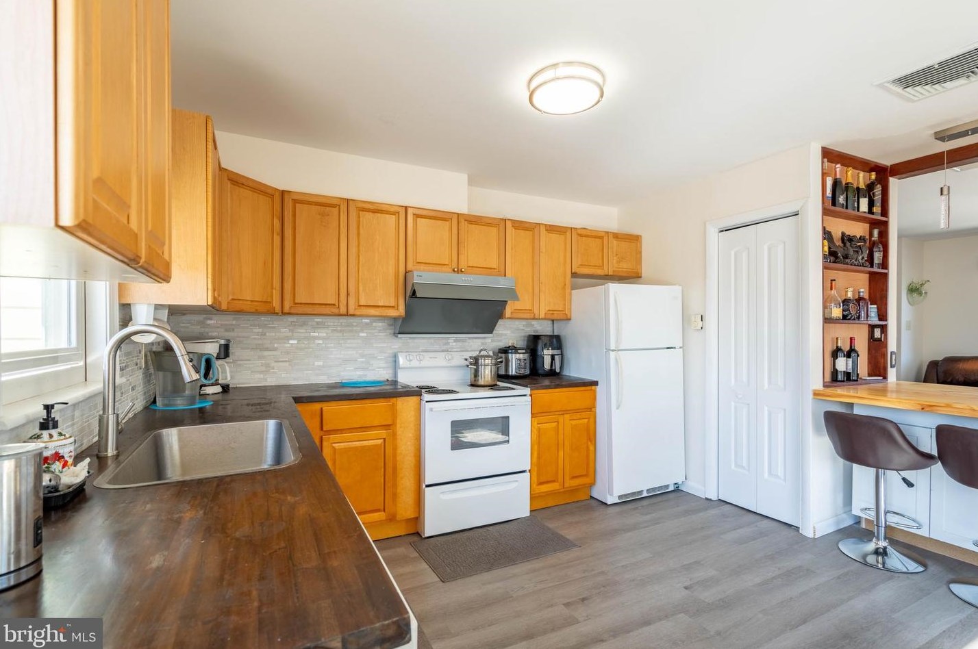26 Louisiana Dr, Tuckerton NJ  08087-1020 exterior