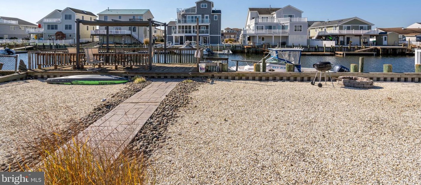 26 Louisiana Dr, Tuckerton NJ  08087-1020 exterior