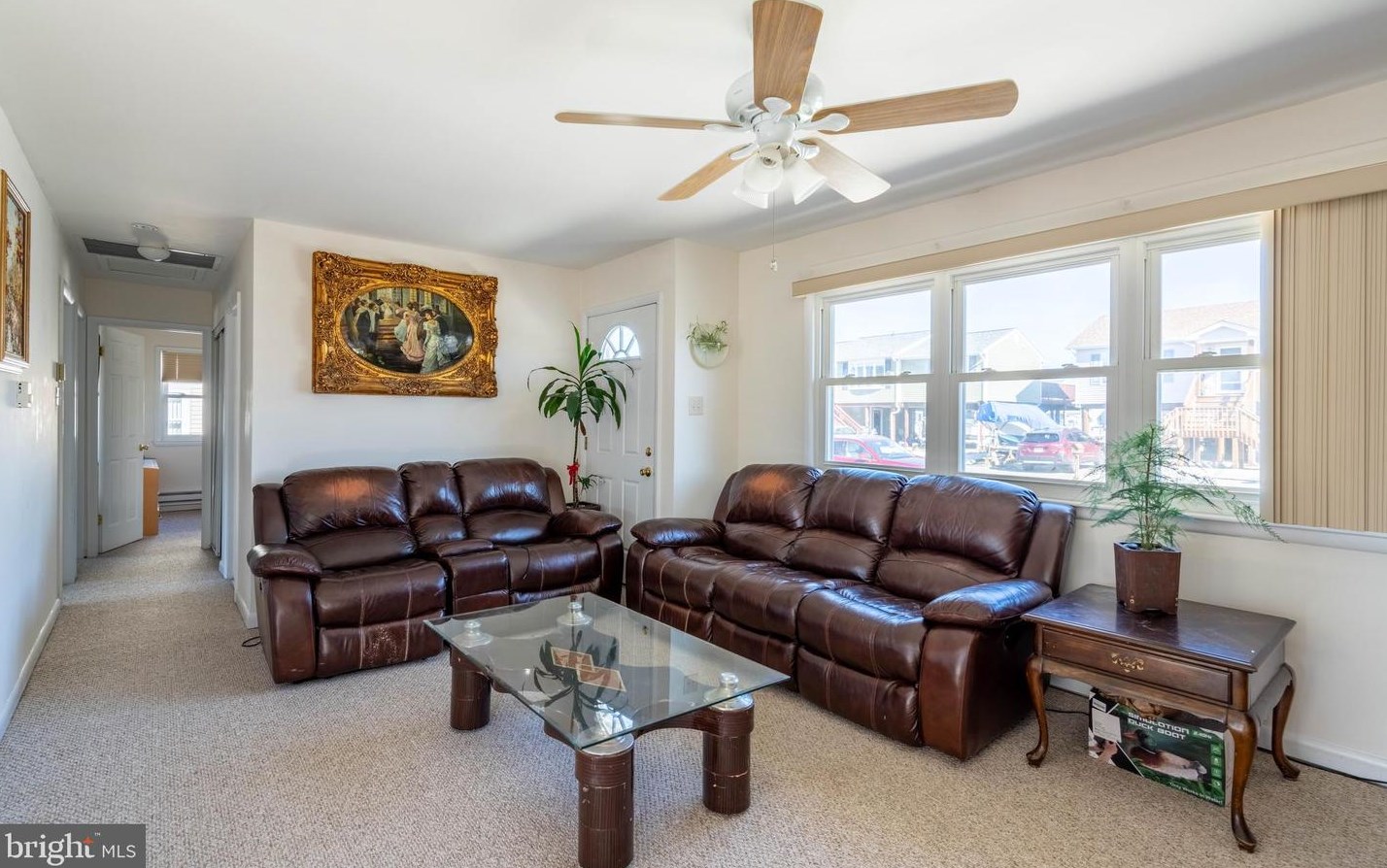 26 Louisiana Dr, Tuckerton NJ  08087-1020 exterior