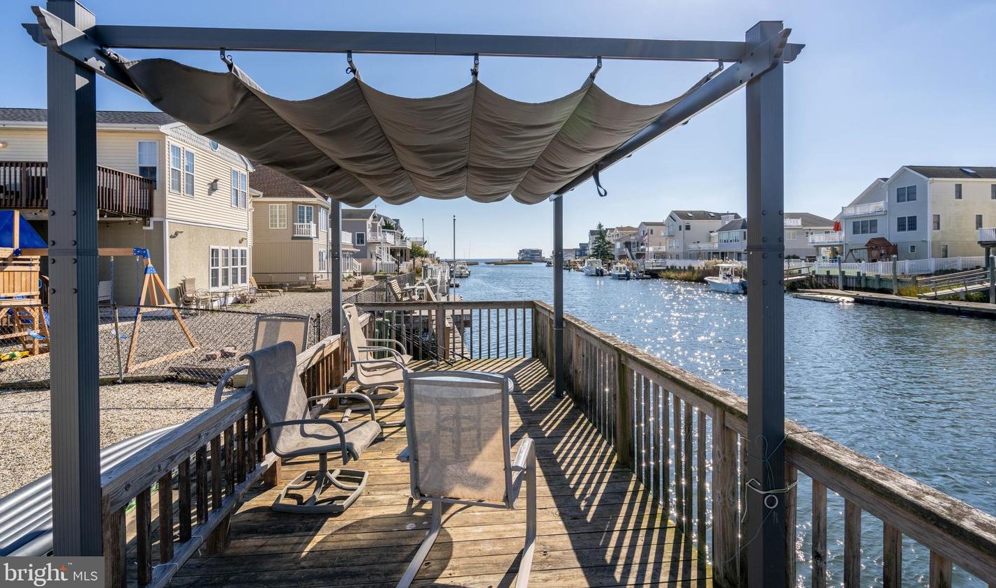 26 Louisiana Dr, Tuckerton NJ  08087-1020 exterior