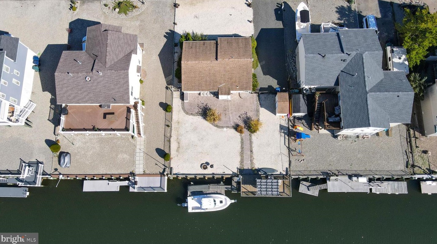 26 Louisiana Dr, Tuckerton NJ  08087-1020 exterior