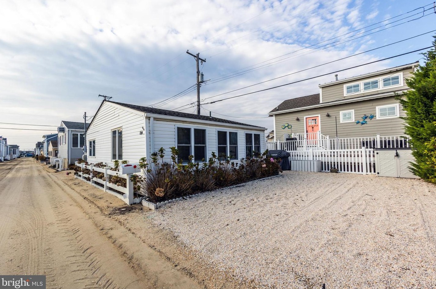104 W Penguin Way, Lavallette, NJ 08735