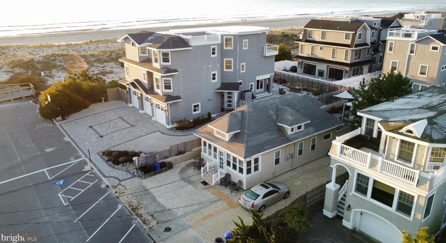 126 E 20th St, Long Beach Township, NJ 08008