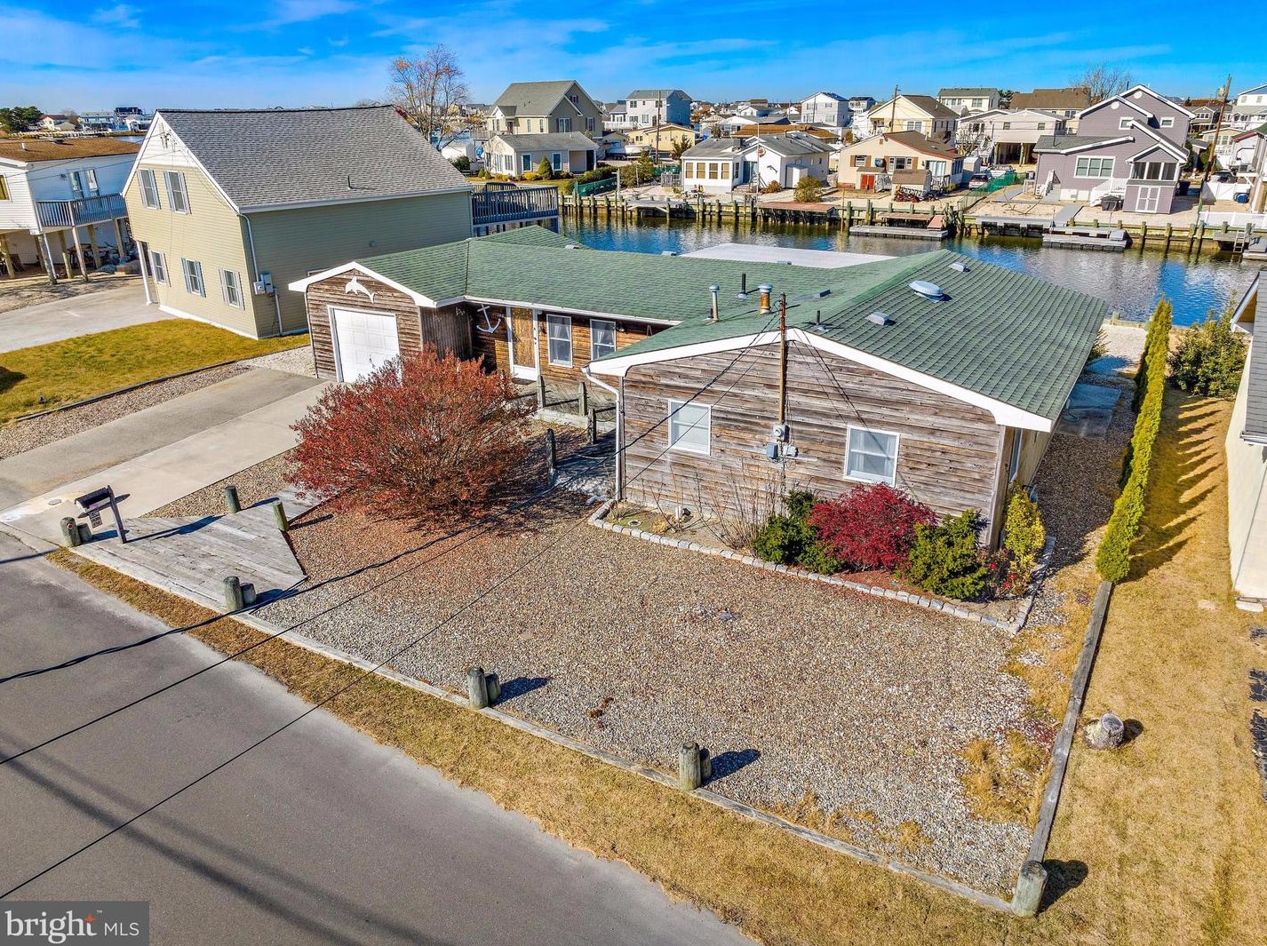 140 S Forecastle Dr, Tuckerton, NJ 08087