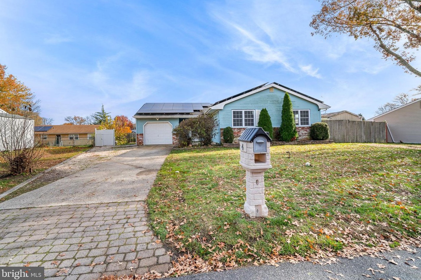 4 Eagle Lake Dr, Tuckerton, NJ 08087