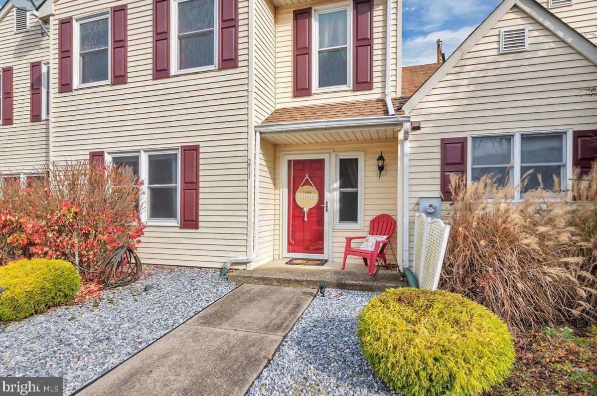 211 Harbourtown Blvd, Tuckerton, NJ 08087