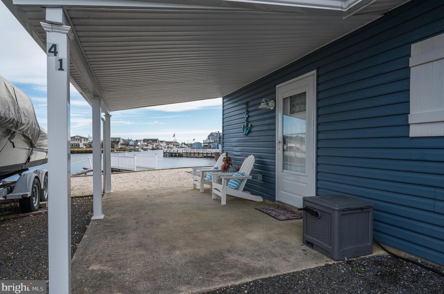 41 Los Angeles Dr, Tuckerton NJ  08087-1211 exterior