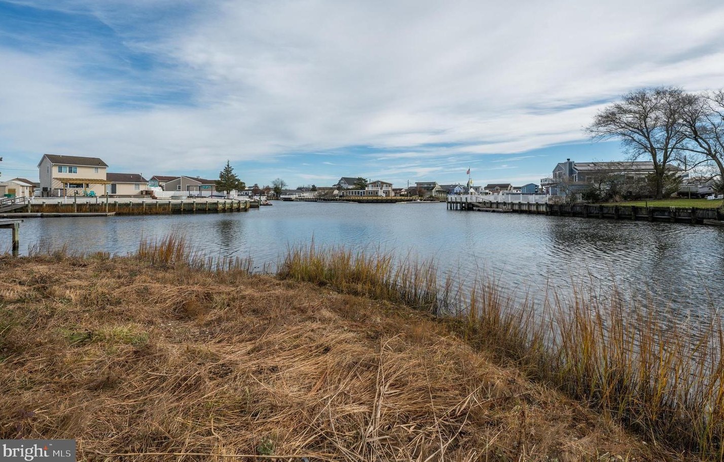 41 Los Angeles Dr, Tuckerton NJ  08087-1211 exterior