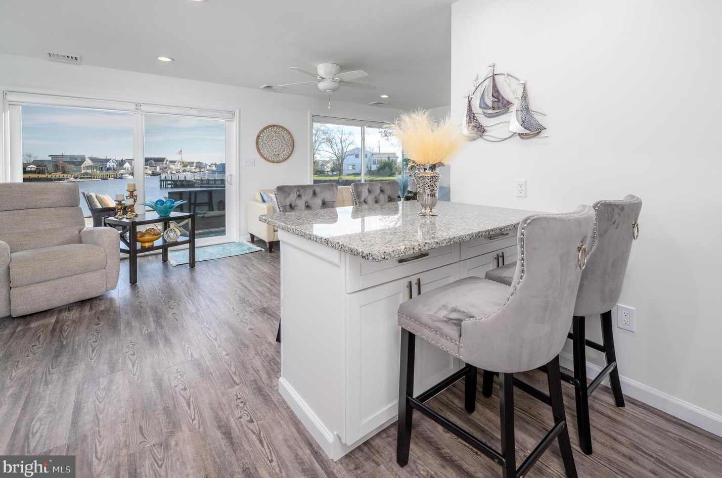 41 Los Angeles Dr, Tuckerton NJ  08087-1211 exterior