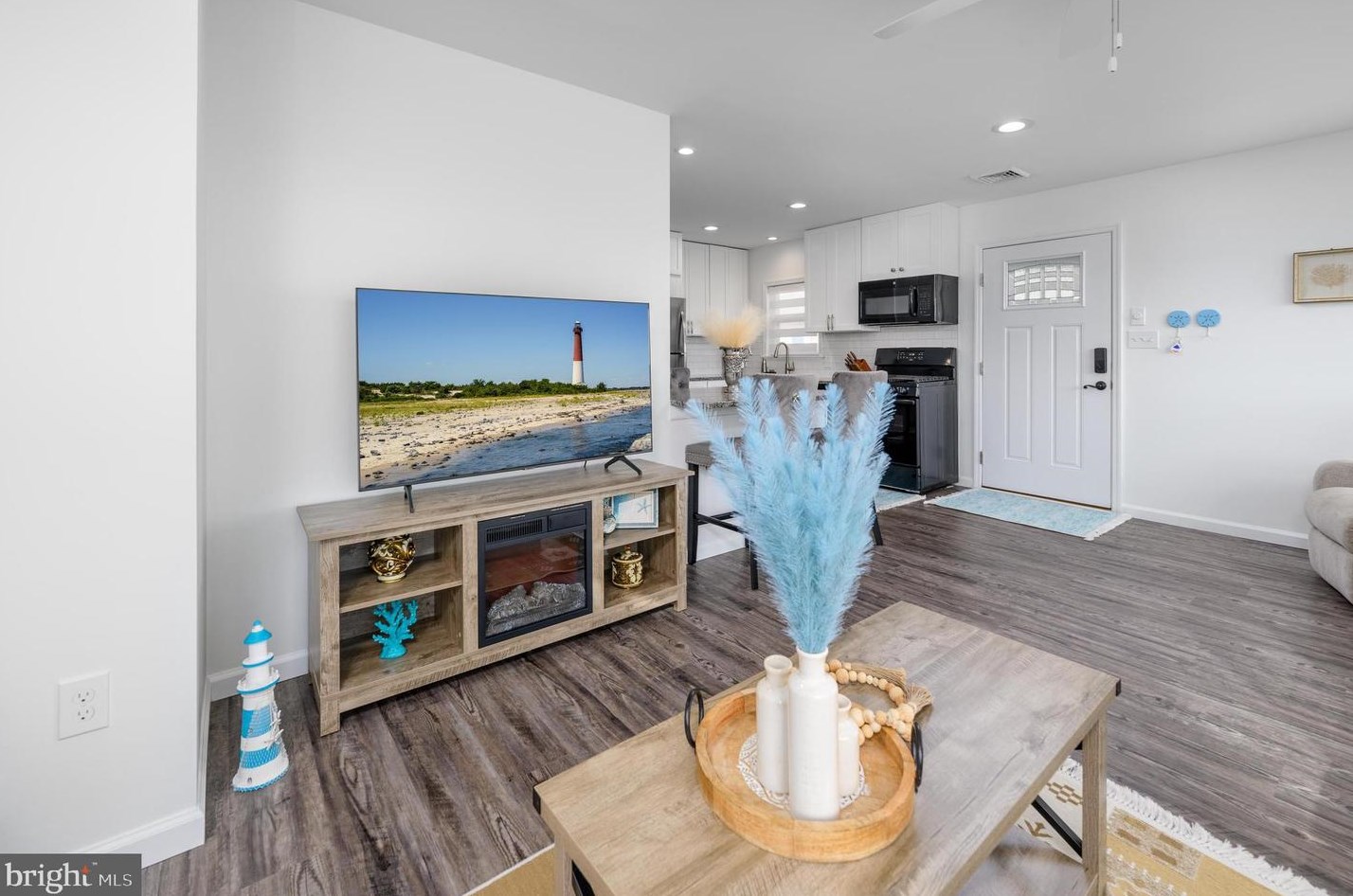 41 Los Angeles Dr, Tuckerton NJ  08087-1211 exterior