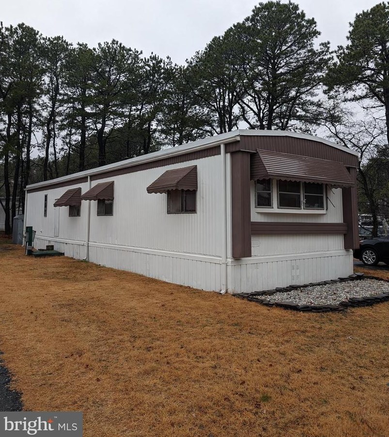 14 Kingfisher Way, Lakehurst, NJ 08759