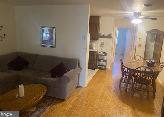 52 Edinburgh Ln, Lakehurst, NJ 08759