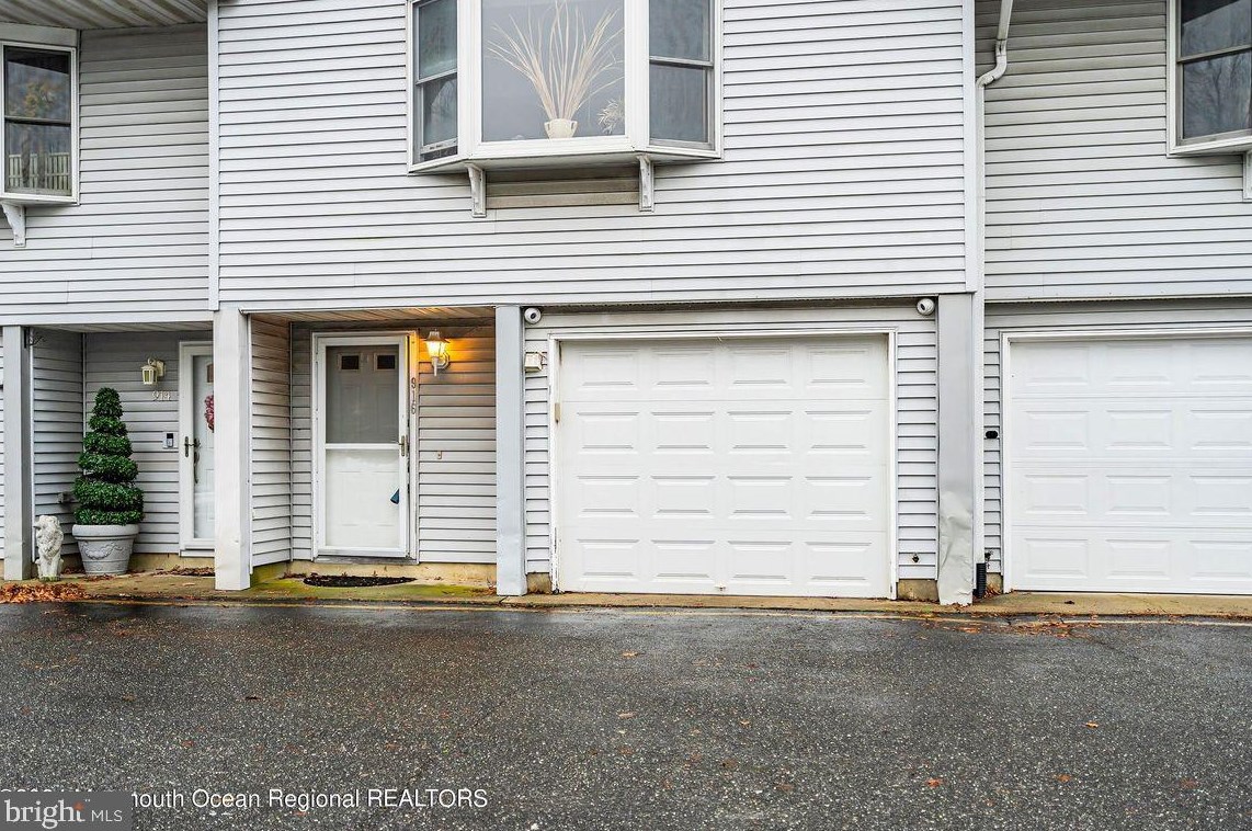 916 Egret Dr, Toms River, NJ 08753-3934