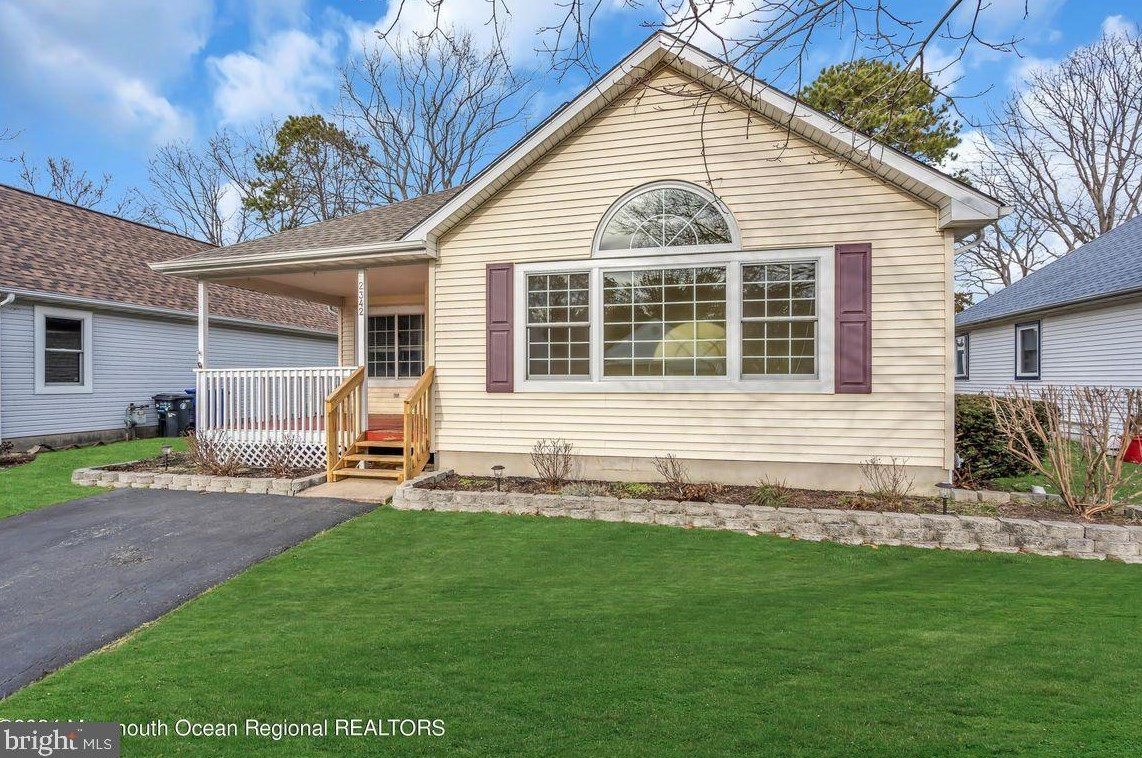 2342 Mount Hood Ln, Toms River NJ  08753-1521 exterior