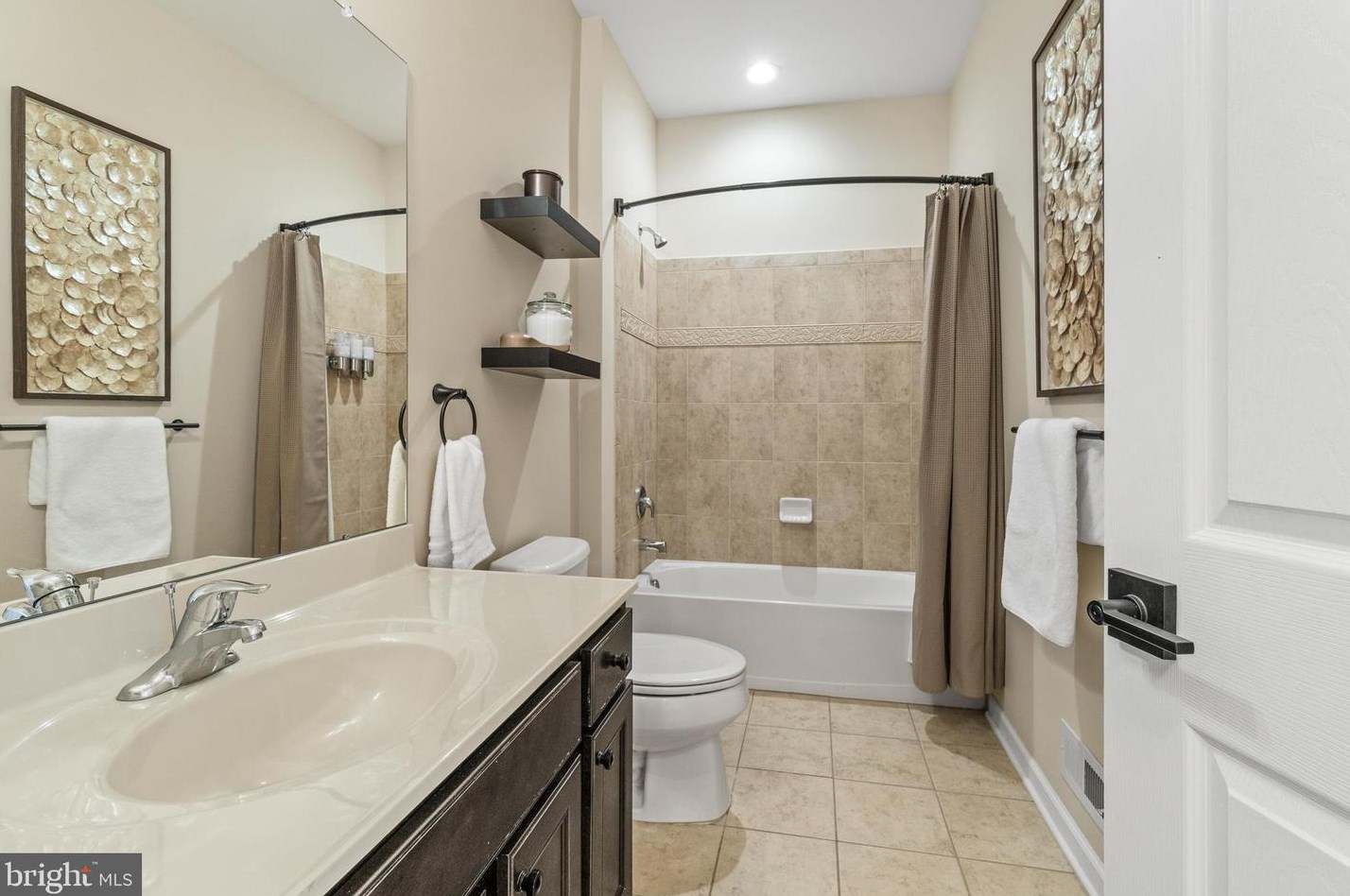 105 Newport Way, Tuckerton NJ  08087-3644 exterior