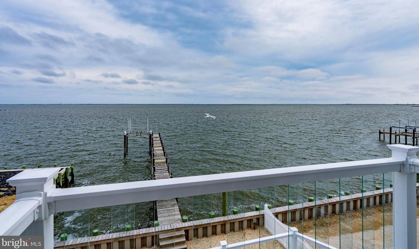 250 Heron Rd, Tuckerton NJ  08087-2410 exterior