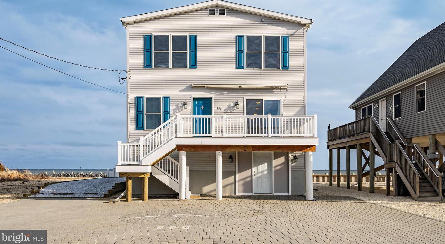250 Heron Rd, Tuckerton NJ  08087-2410 exterior