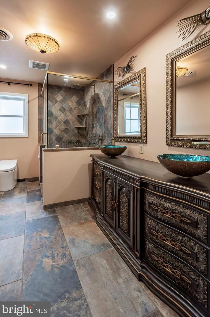 250 Heron Rd, Tuckerton NJ  08087-2410 exterior