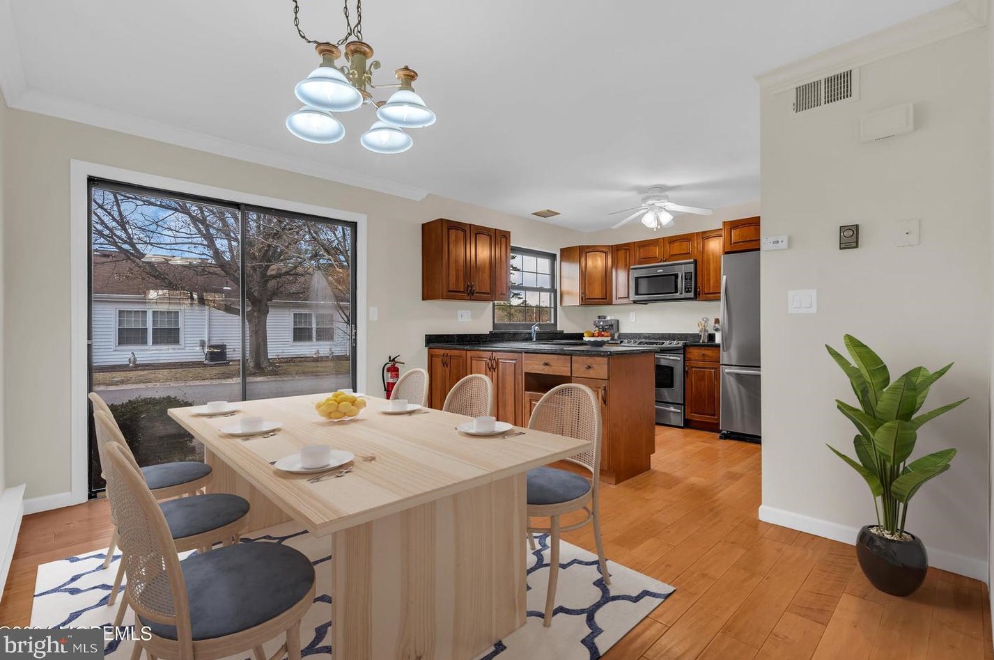 536 Warwick Ct, Lakehurst, NJ 08759