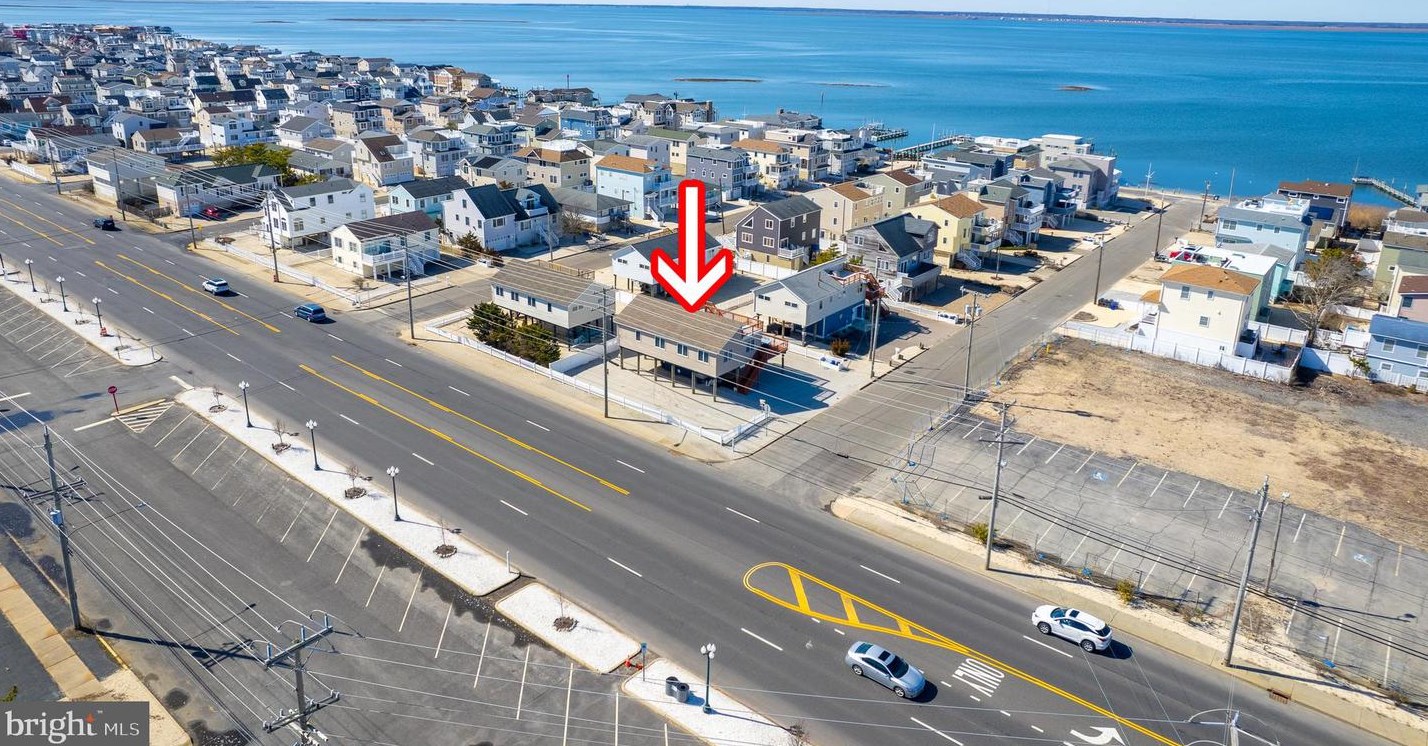 2 Connecticut Ave, Long Beach Township NJ  08008-3413 exterior