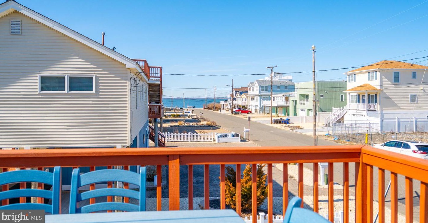 2 Connecticut Ave, Long Beach Township NJ  08008-3413 exterior