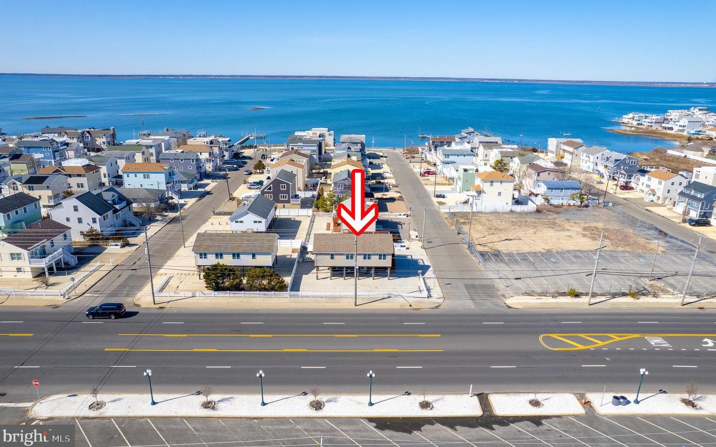 2 Connecticut Ave, Long Beach Township NJ  08008-3413 exterior