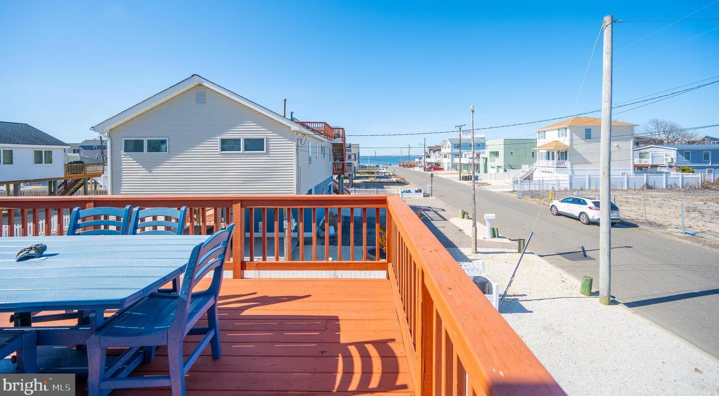 2 Connecticut Ave, Long Beach Township NJ  08008-3413 exterior