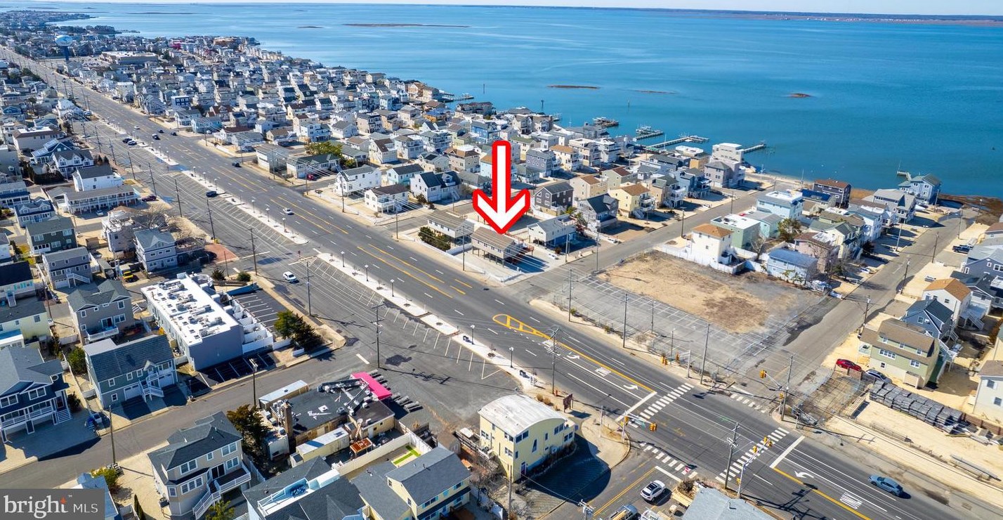 2 Connecticut Ave, Long Beach Township NJ  08008-3413 exterior