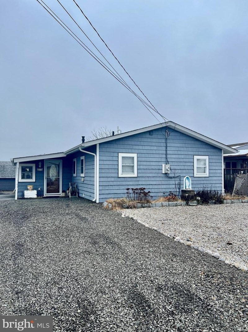 37 S Portland Dr, Tuckerton, NJ 08087