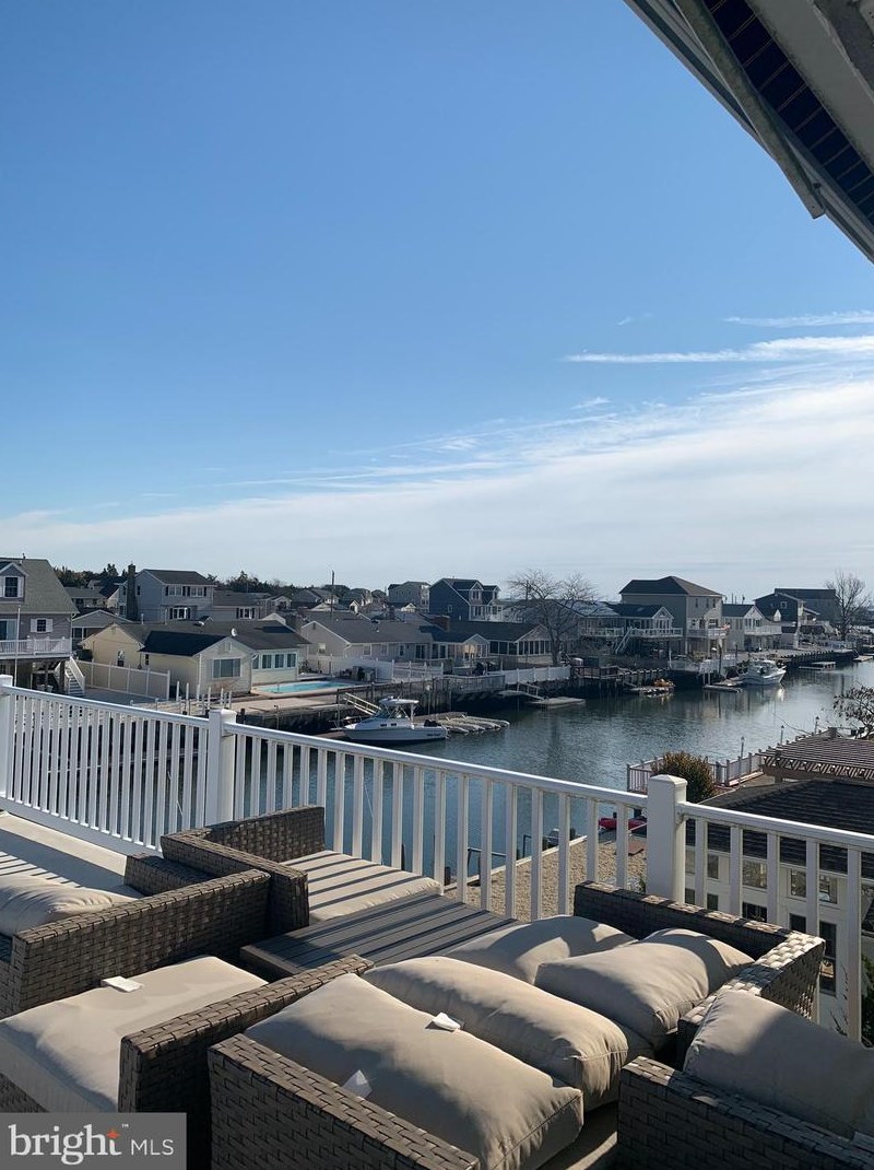 15 Louisiana Dr, Tuckerton NJ  08087-1021 exterior