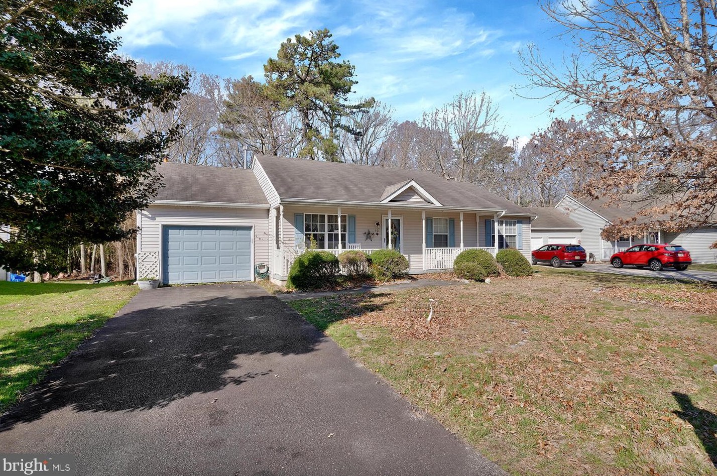 10 Sherwood Dr, Tuckerton, NJ 08087-3318