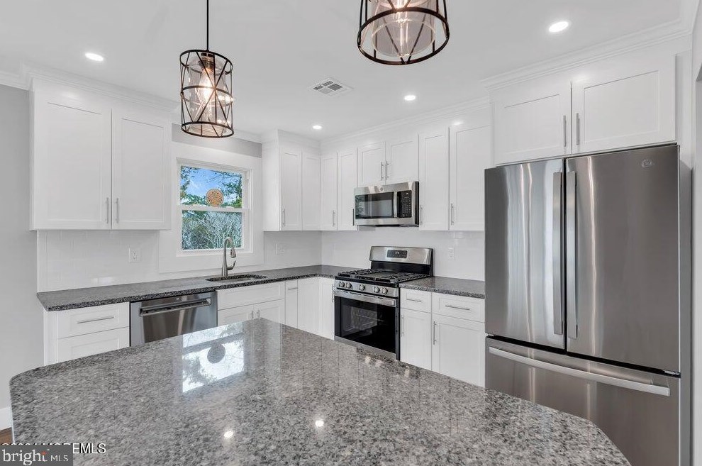 22 Edinburgh Dr, Toms River NJ  08757-4510 exterior