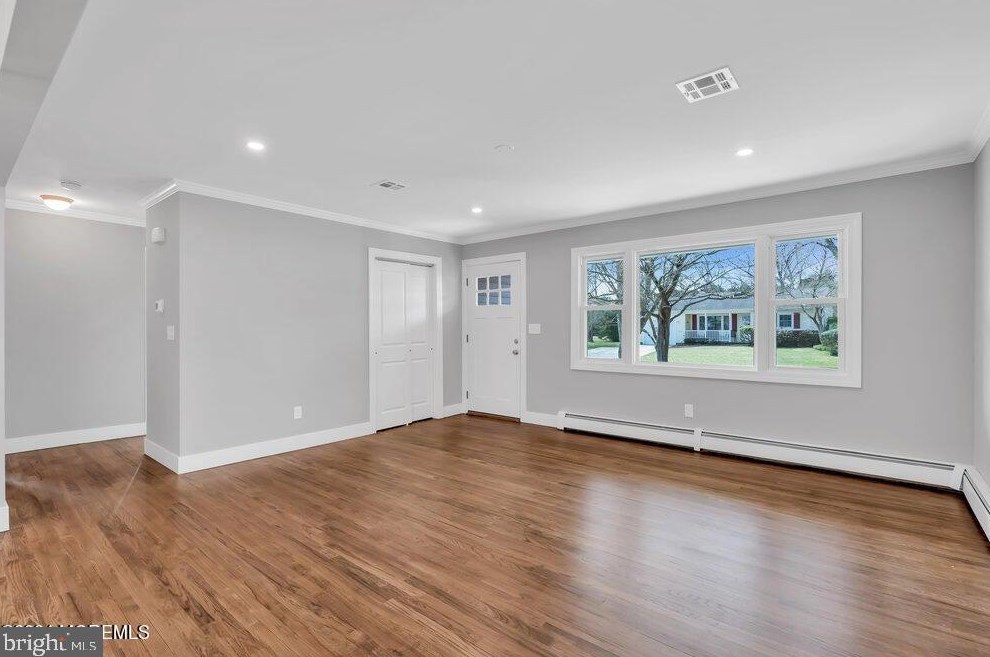 22 Edinburgh Dr, Toms River NJ  08757-4510 exterior