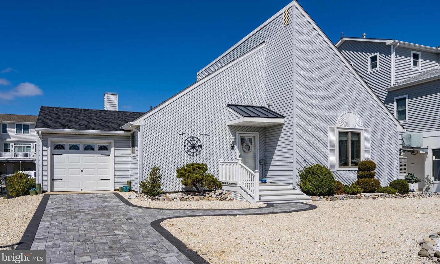 44 Henry Dr, Cedar Bonnet Island, NJ 08050