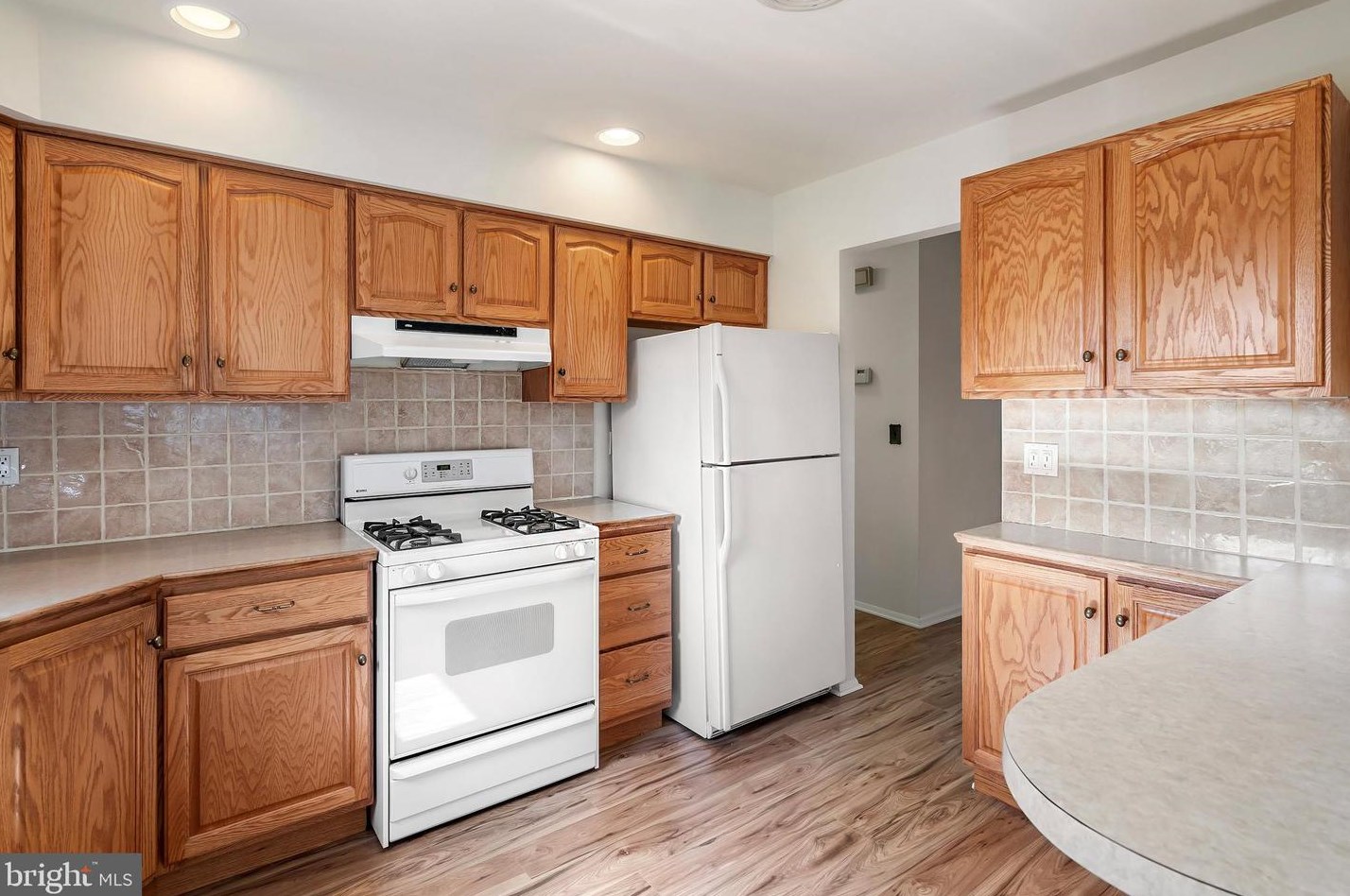 25 Willoughby Ct, Toms River NJ  08757-4701 exterior