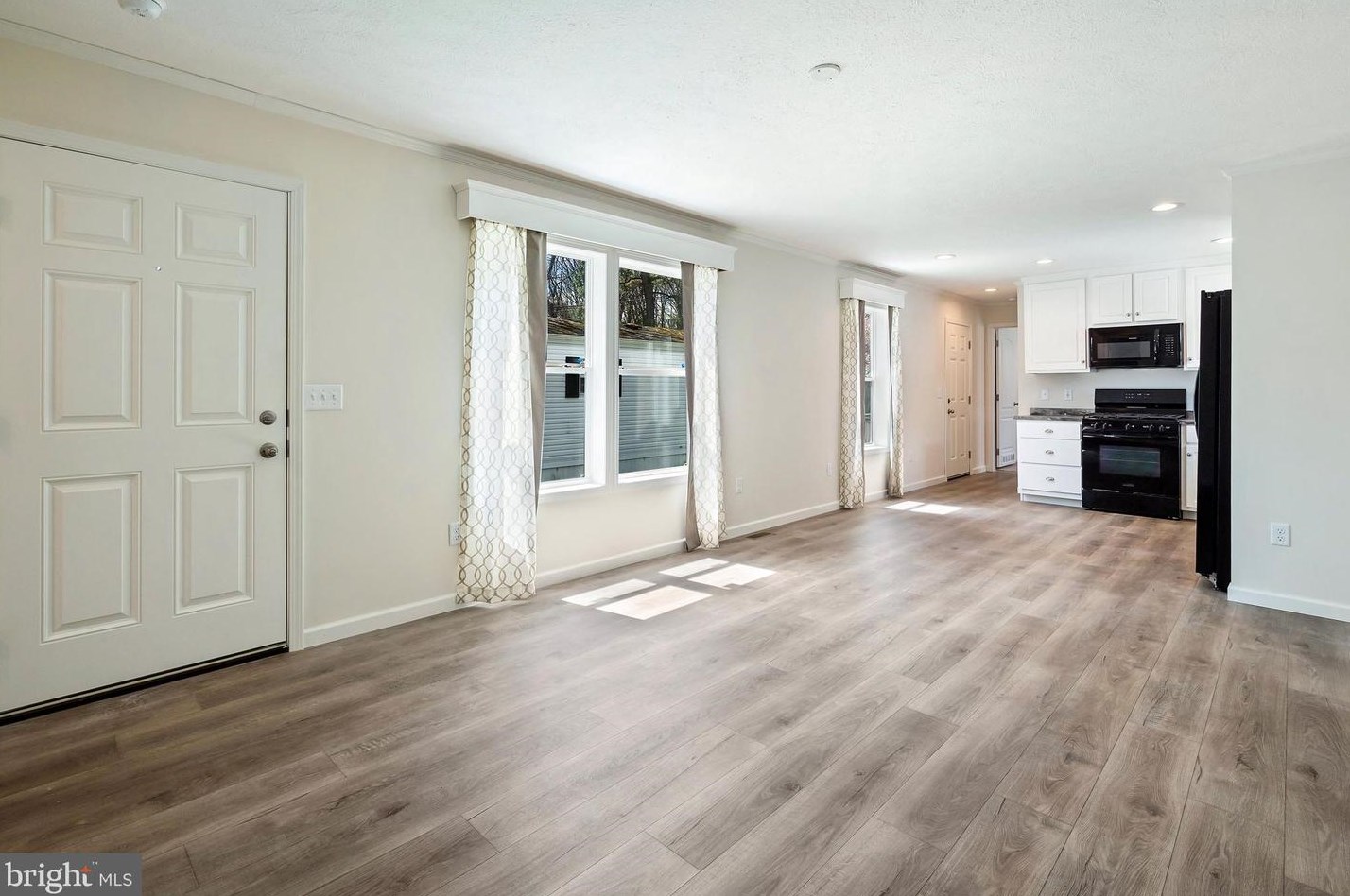 6 Lace Bark Ln, Jackson Twp NJ 08527-3035 exterior