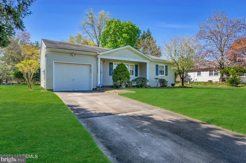 23 Northumberland Dr, Toms River, NJ 08757-4716