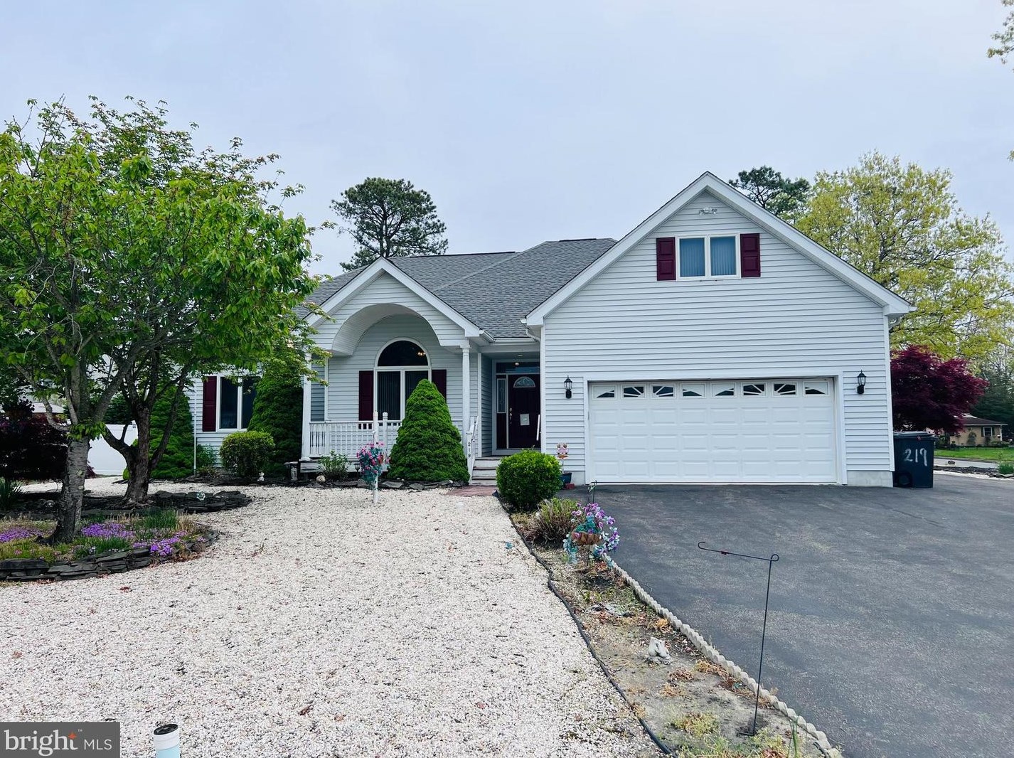 219 Serpent Ln, Cedar Bonnet Island, NJ 08050