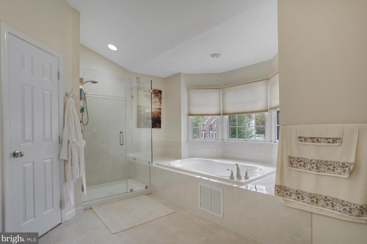 44 Harvest Way, Tuckerton NJ 08087-4043 exterior